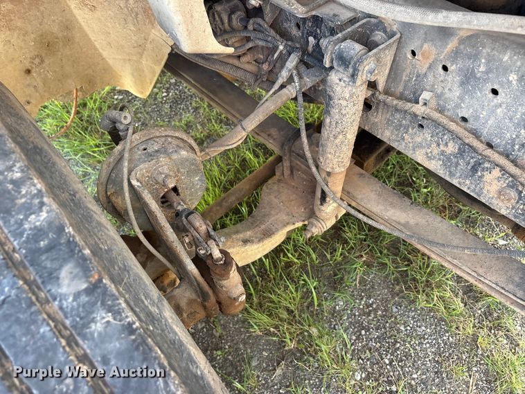 image for item EU5776 2005 International 4300 truck cab and chassis