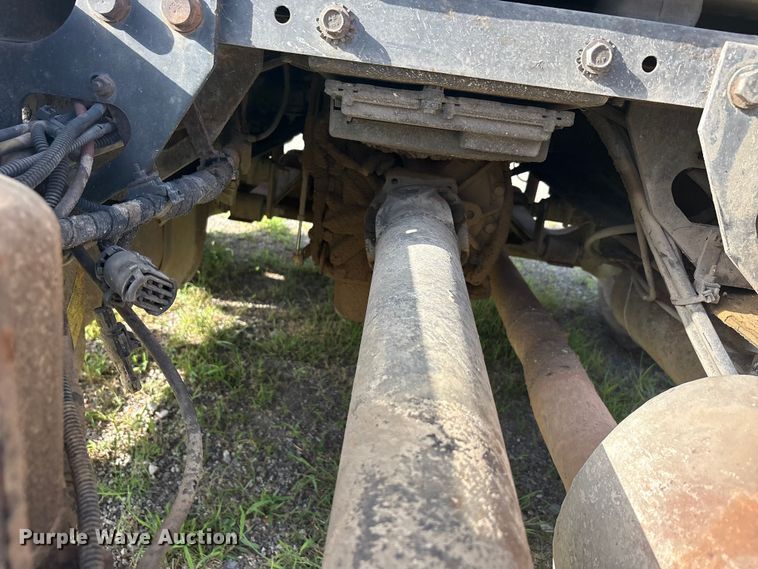 image for item EU5776 2005 International 4300 truck cab and chassis