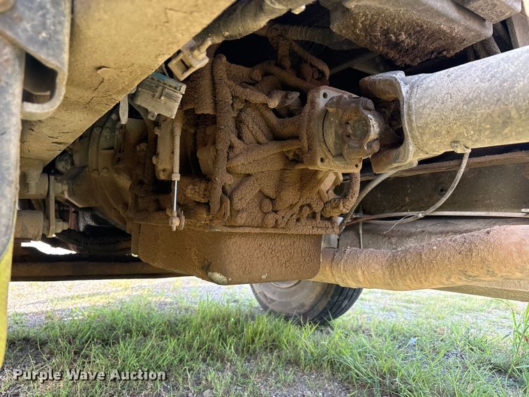 image for item EU5776 2005 International 4300 truck cab and chassis