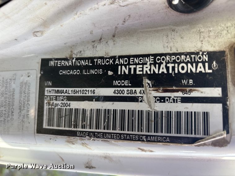 image for item EU5776 2005 International 4300 truck cab and chassis