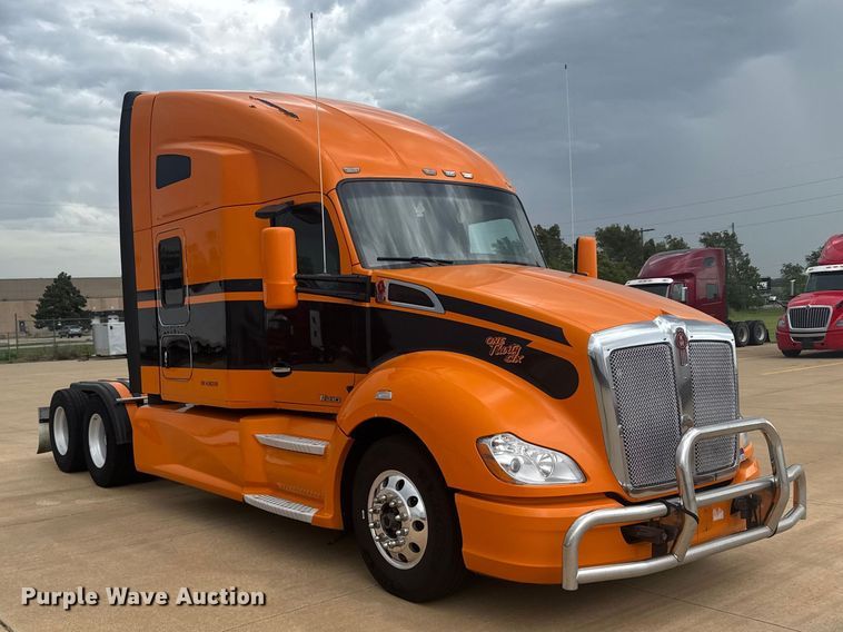 image for item EW4934 2017 Kenworth T680 semi truck