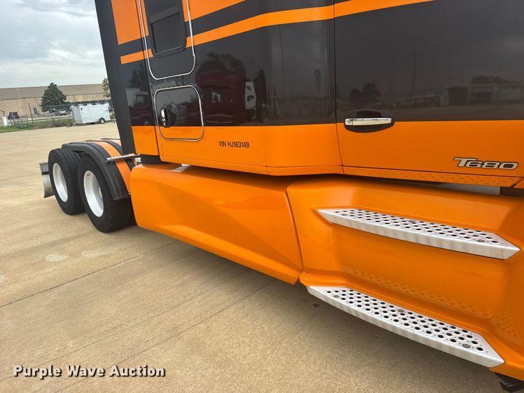 image for item EW4934 2017 Kenworth T680 semi truck
