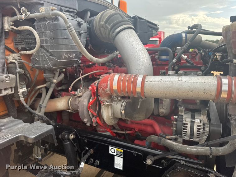 image for item EW4934 2017 Kenworth T680 semi truck