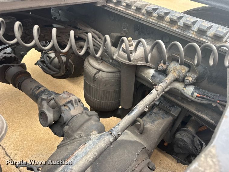 image for item EW4934 2017 Kenworth T680 semi truck