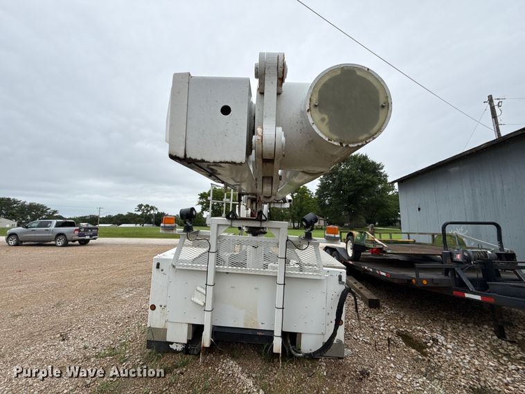 image for item EX2016 Altec L37MR utility bed with bucket lift