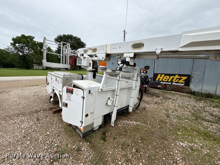 image for item EX2016 Altec L37MR utility bed with bucket lift