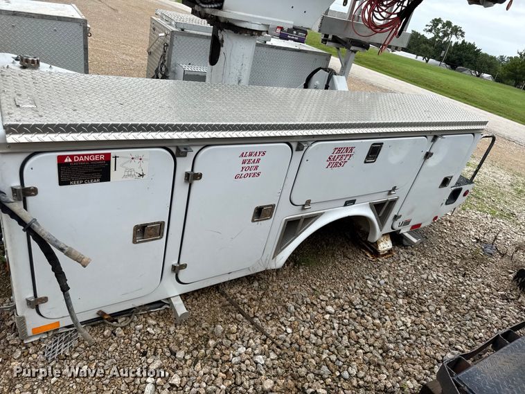 image for item EX2016 Altec L37MR utility bed with bucket lift