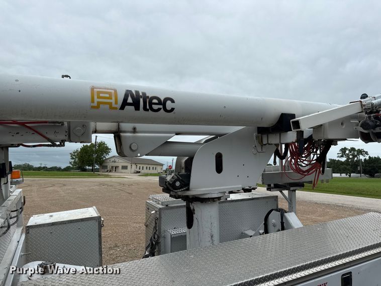 image for item EX2016 Altec L37MR utility bed with bucket lift
