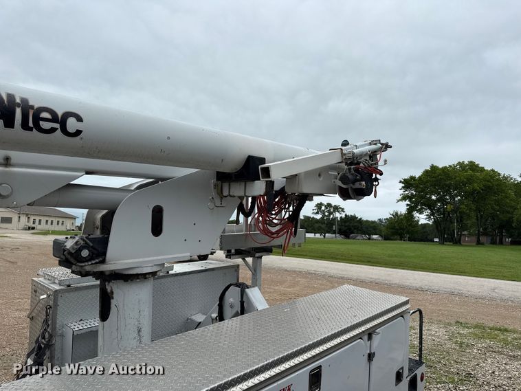 image for item EX2016 Altec L37MR utility bed with bucket lift