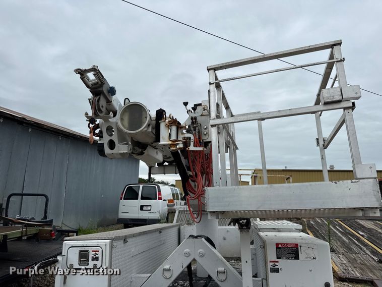 image for item EX2016 Altec L37MR utility bed with bucket lift