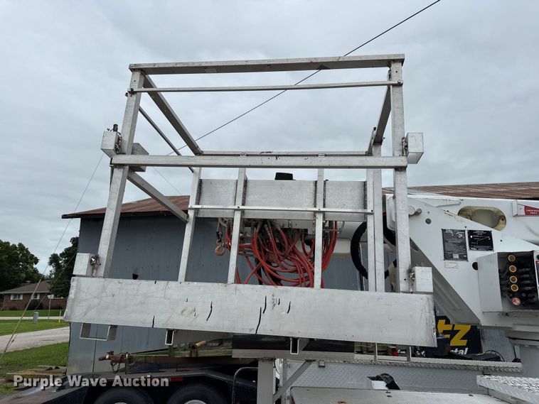 image for item EX2016 Altec L37MR utility bed with bucket lift