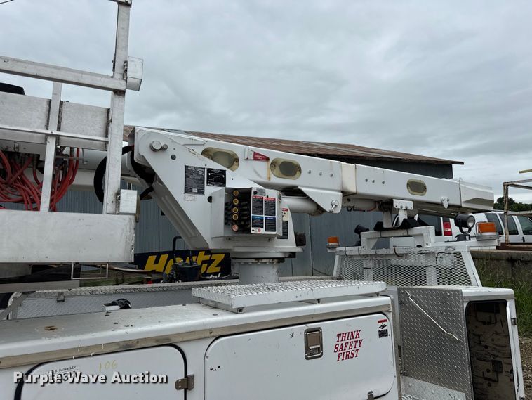 image for item EX2016 Altec L37MR utility bed with bucket lift