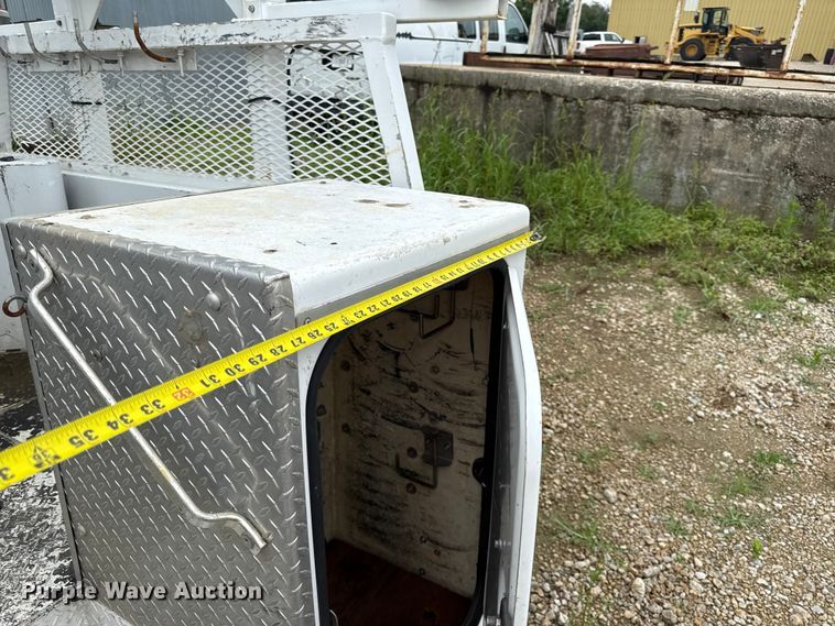 image for item EX2016 Altec L37MR utility bed with bucket lift