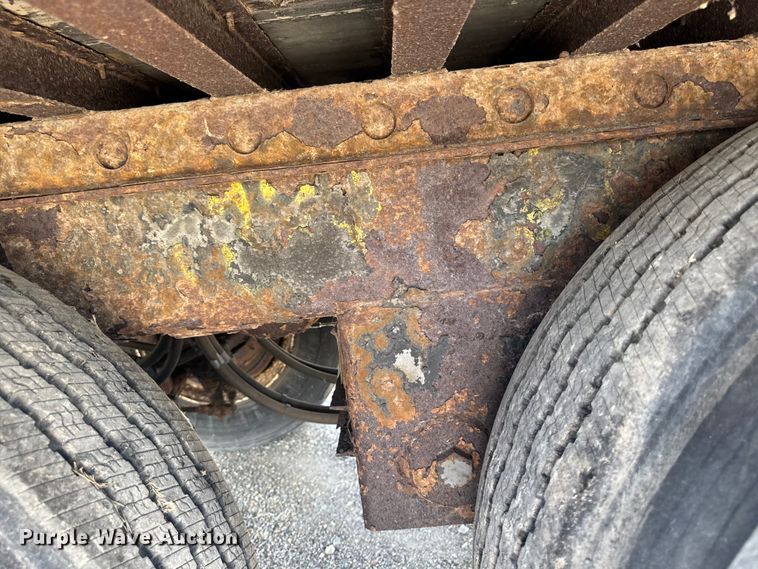 image for item FB5721 1996 Stoughton AVW-485T-S-C-AR dry van trailer