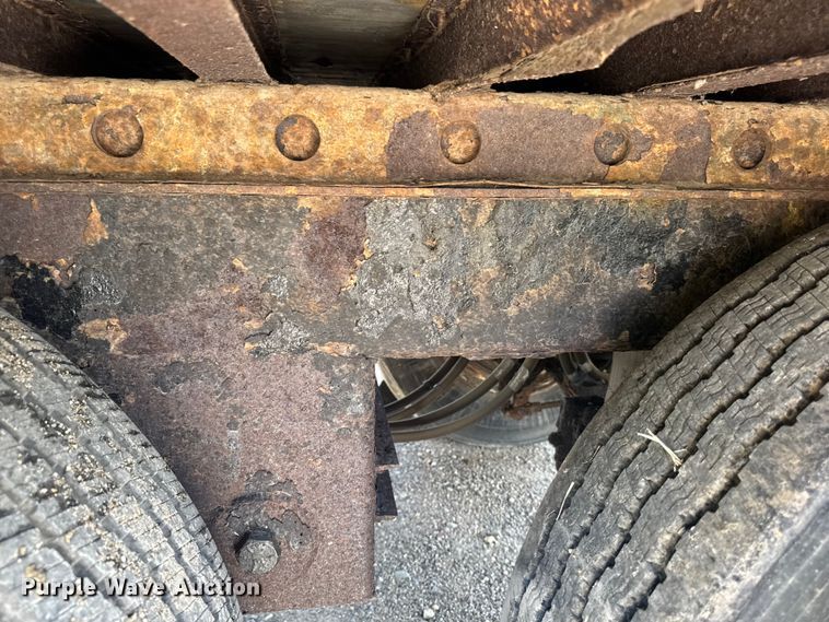 image for item FB5721 1996 Stoughton AVW-485T-S-C-AR dry van trailer