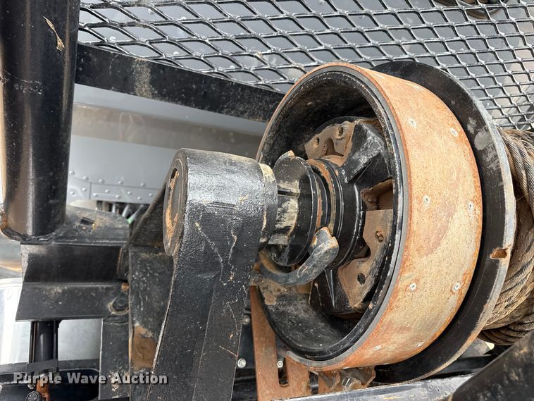 image for item FB6778 2003 Peterbilt 379 winch truck