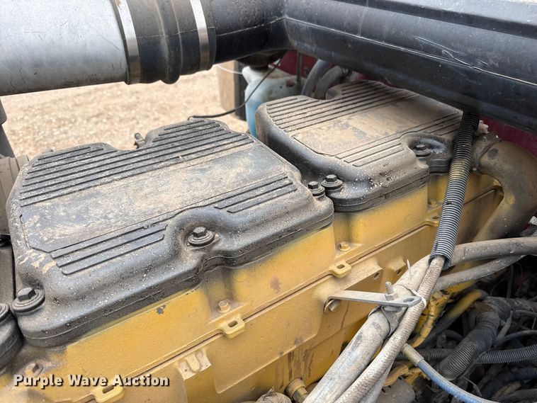 image for item FB6778 2003 Peterbilt 379 winch truck