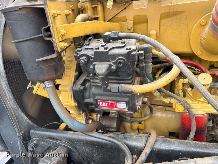 image for item FB6778 2003 Peterbilt 379 winch truck