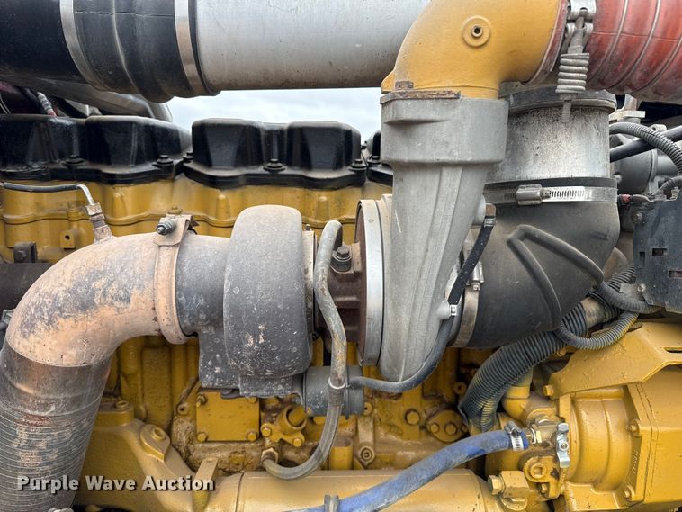 image for item FB6778 2003 Peterbilt 379 winch truck