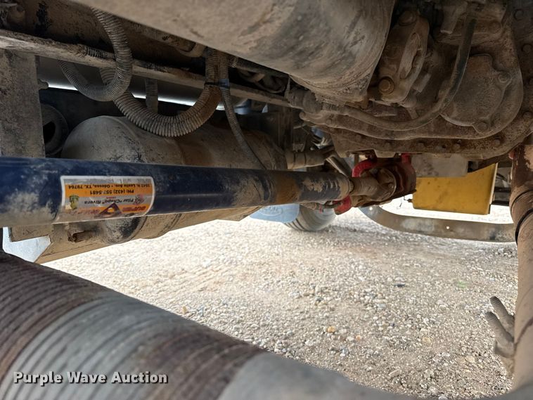 image for item FB6778 2003 Peterbilt 379 winch truck