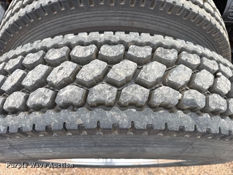 image for item FB6778 2003 Peterbilt 379 winch truck