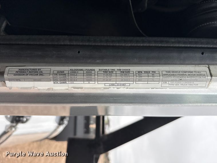 image for item FB6778 2003 Peterbilt 379 winch truck