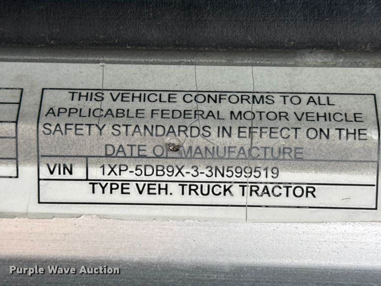 image for item FB6778 2003 Peterbilt 379 winch truck