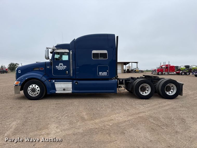 image for item FB6789 2013 Peterbilt 386 semi truck