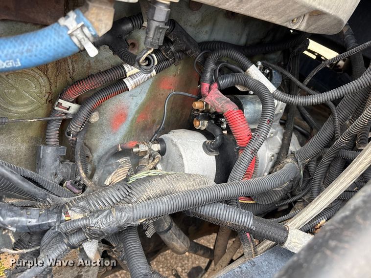 image for item FB6789 2013 Peterbilt 386 semi truck