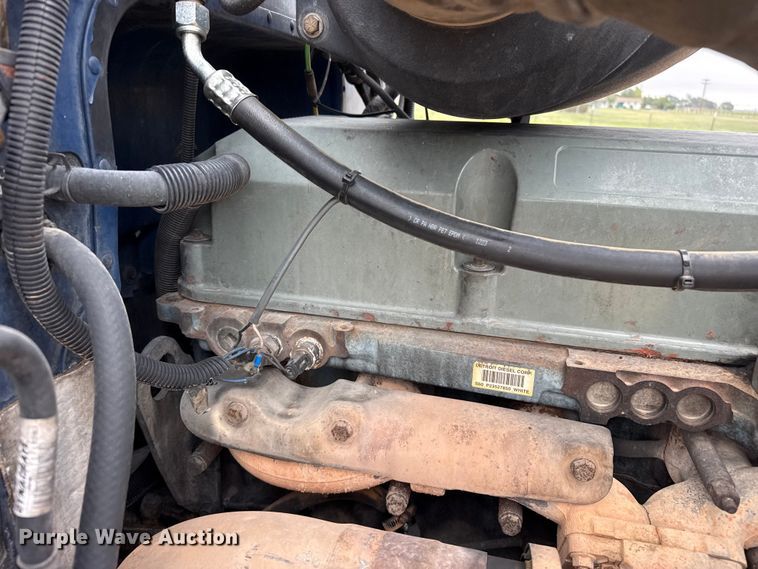 image for item FB6789 2013 Peterbilt 386 semi truck