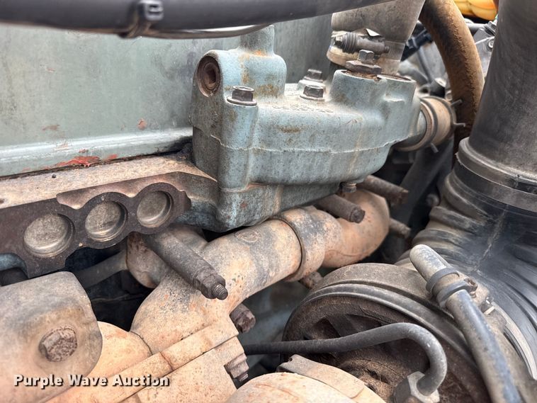 image for item FB6789 2013 Peterbilt 386 semi truck