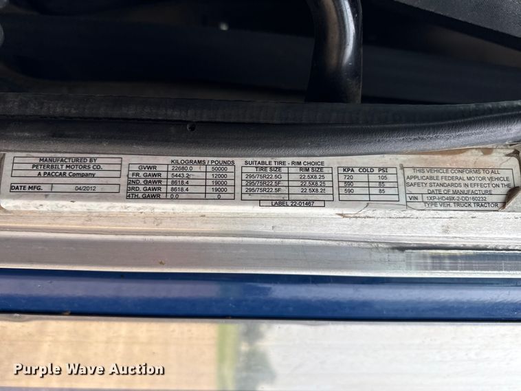 image for item FB6789 2013 Peterbilt 386 semi truck