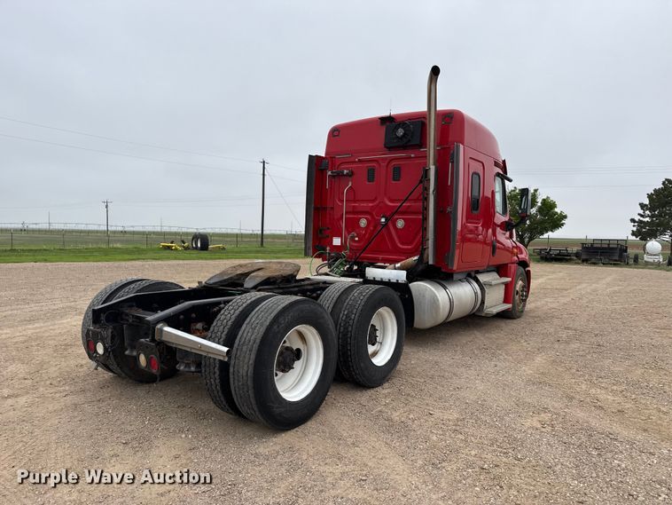 image for item FB6790 2014 Freightliner semi truck