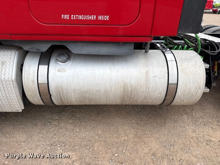 image for item FB6790 2014 Freightliner semi truck