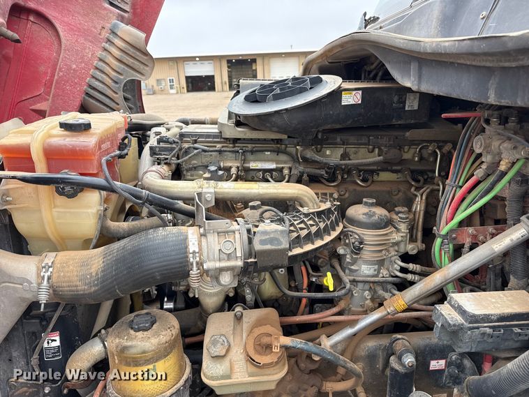 image for item FB6790 2014 Freightliner semi truck