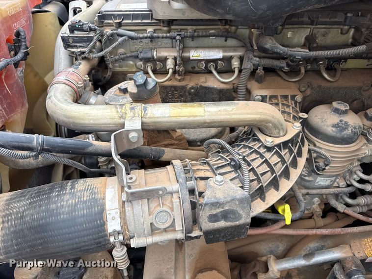 image for item FB6790 2014 Freightliner semi truck