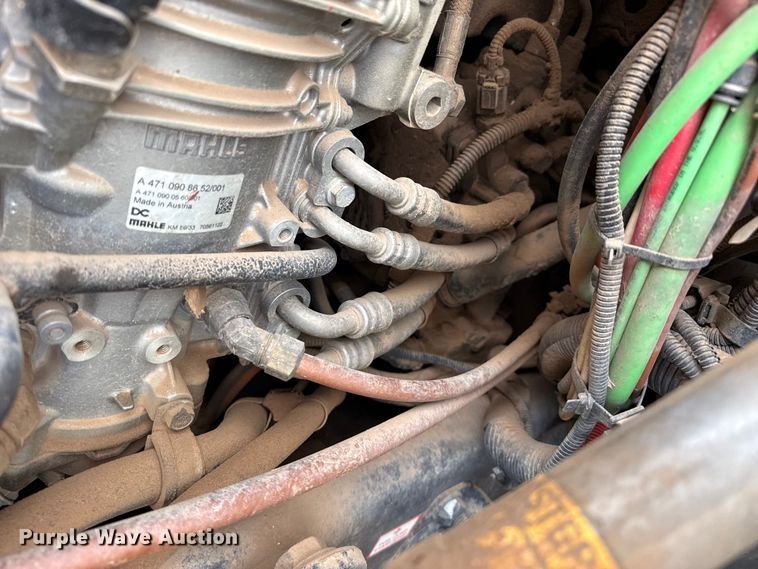 image for item FB6790 2014 Freightliner semi truck