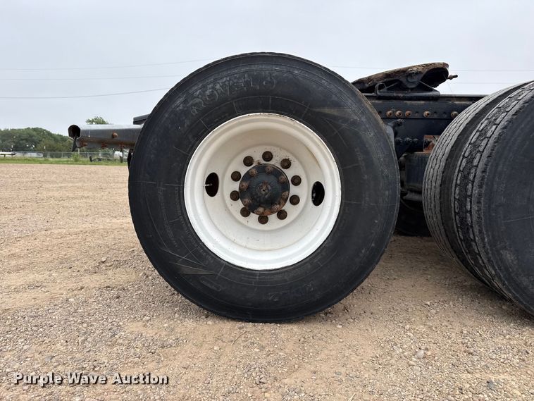 image for item FB6790 2014 Freightliner semi truck