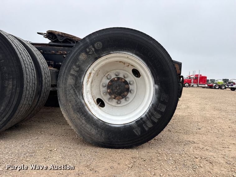 image for item FB6790 2014 Freightliner semi truck