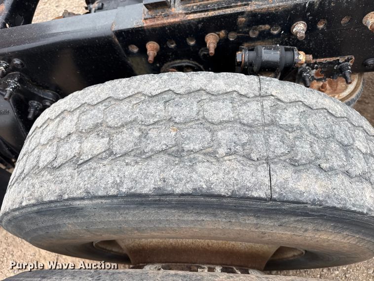 image for item FB6790 2014 Freightliner semi truck