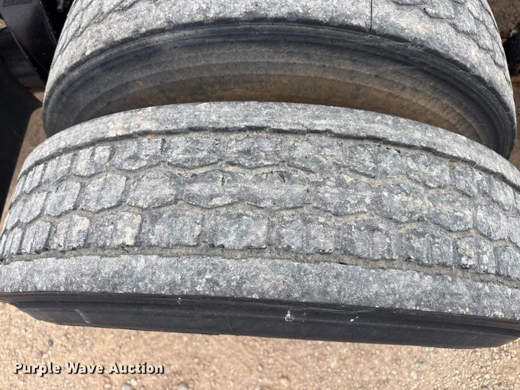 image for item FB6790 2014 Freightliner semi truck