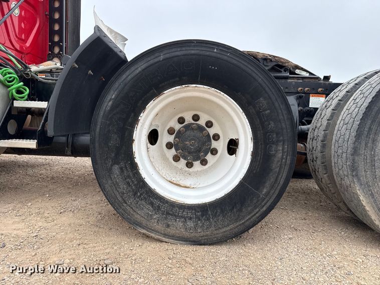 image for item FB6790 2014 Freightliner semi truck