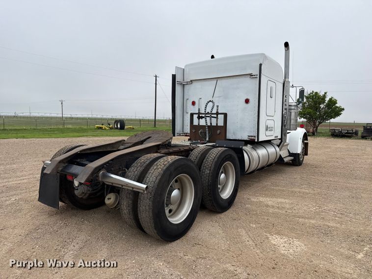 image for item FB6791 1999 Kenworth W900B semi truck