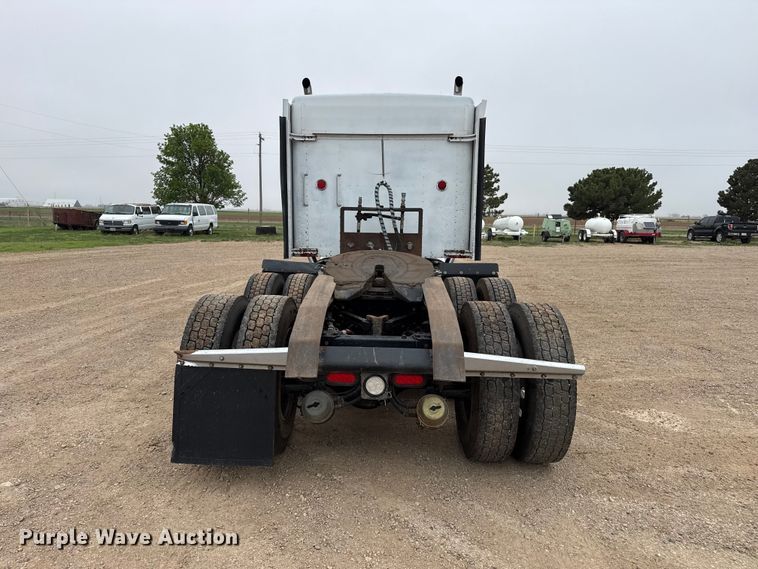 image for item FB6791 1999 Kenworth W900B semi truck