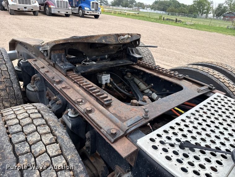 image for item FB6791 1999 Kenworth W900B semi truck