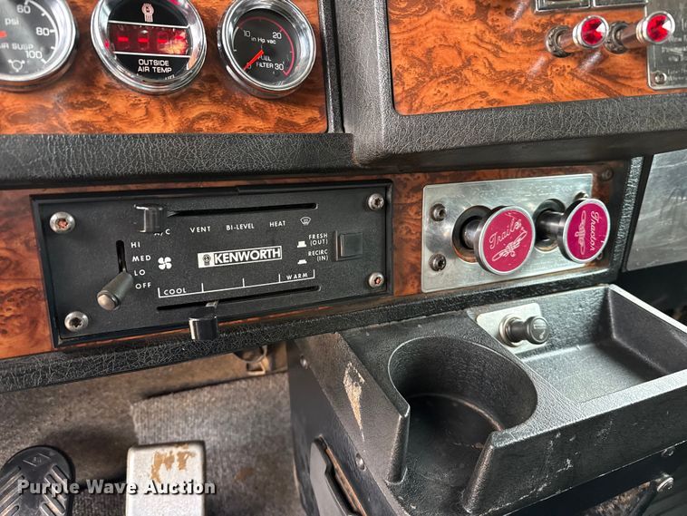 image for item FB6791 1999 Kenworth W900B semi truck