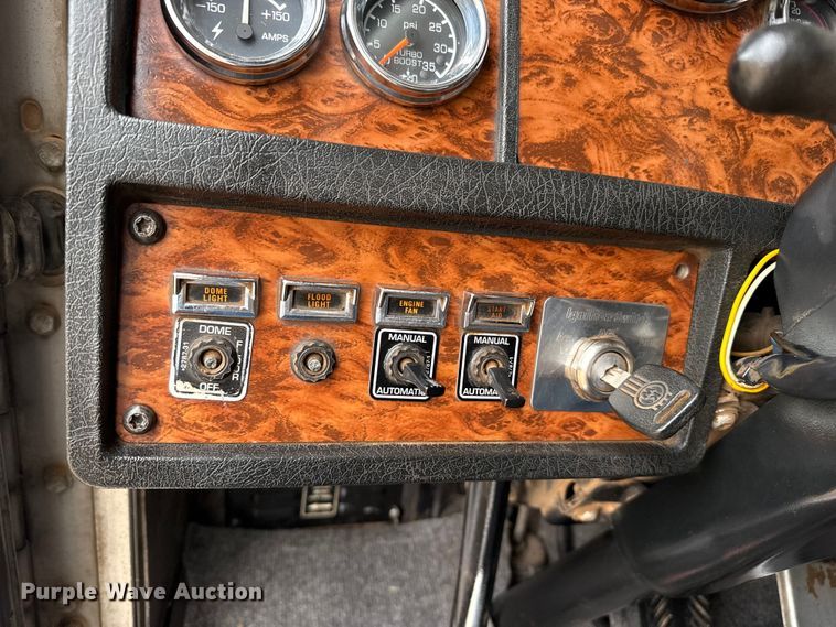image for item FB6791 1999 Kenworth W900B semi truck