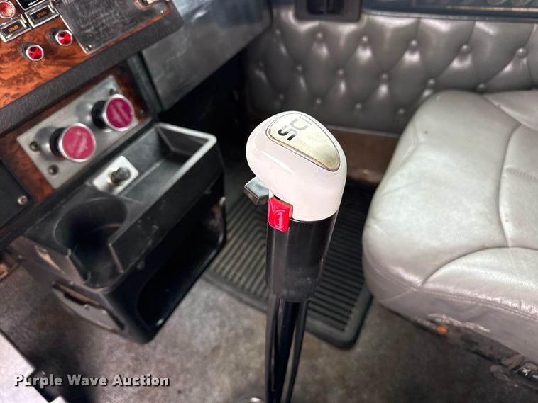image for item FB6791 1999 Kenworth W900B semi truck