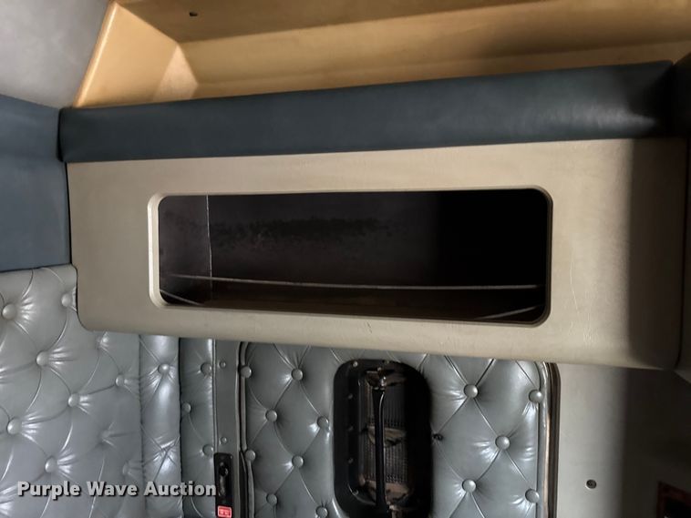image for item FB6791 1999 Kenworth W900B semi truck