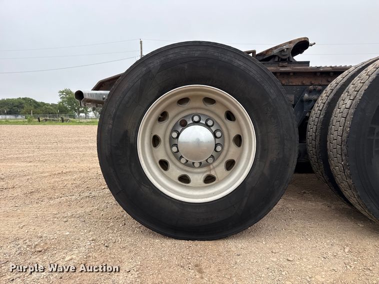 image for item FB6791 1999 Kenworth W900B semi truck